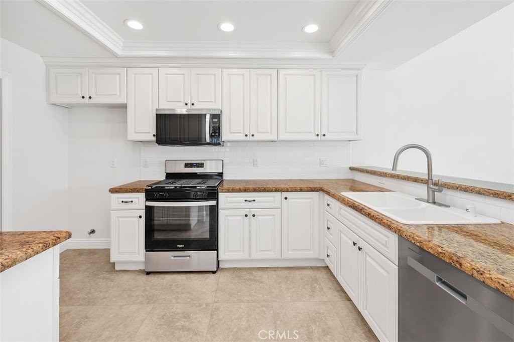 33431 Nottingham Way #A - Photo 4 of 12