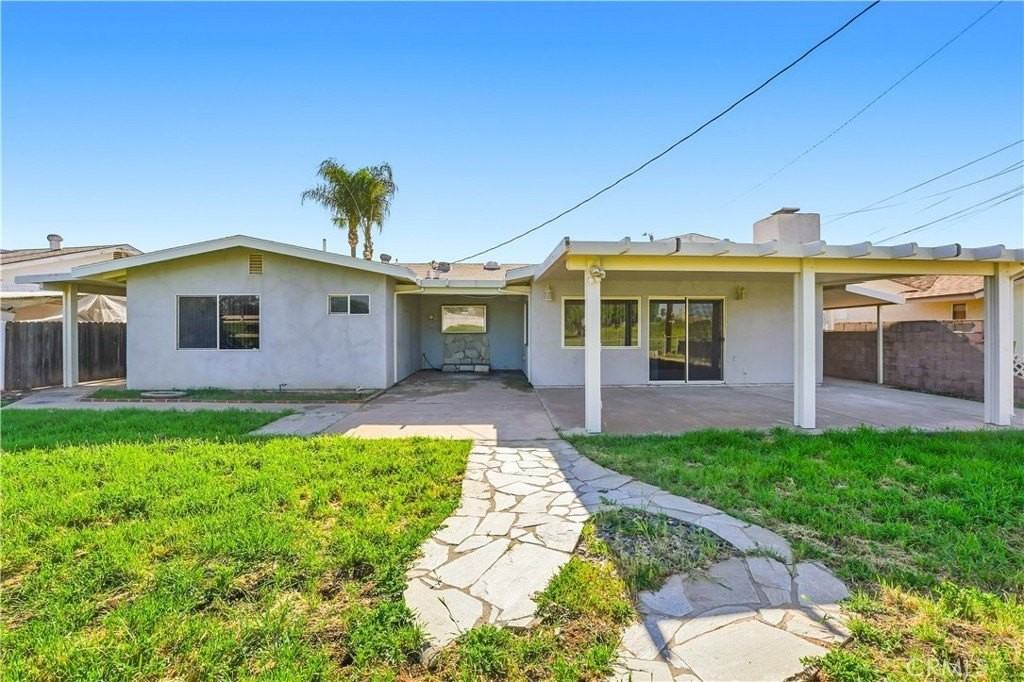 26542 Sun City Blvd - Photo 2 of 19