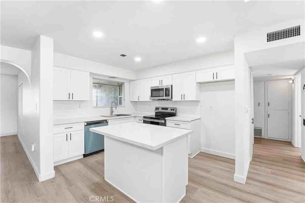 26542 Sun City Blvd - Photo 7 of 19
