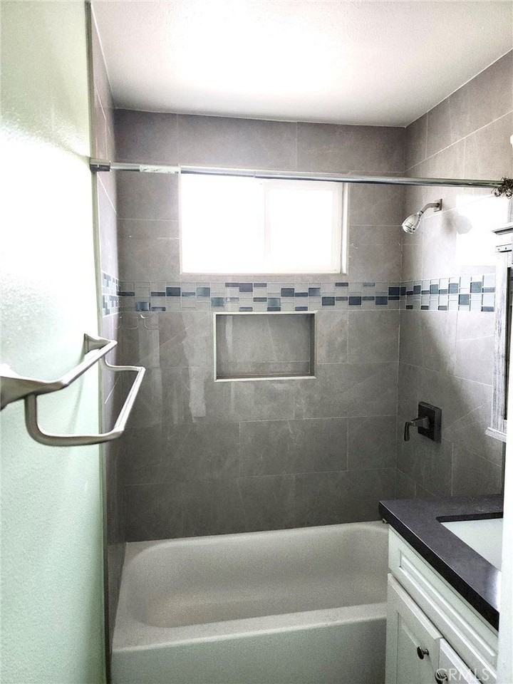 8709 Lyndora St #D - Photo 3 of 6