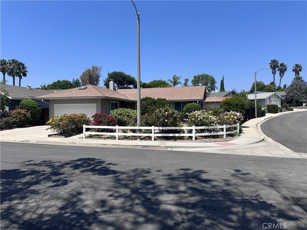 635 Flaming Star Ave - Photo 2 of 12