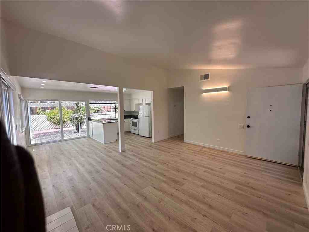 635 Flaming Star Ave - Photo 5 of 12
