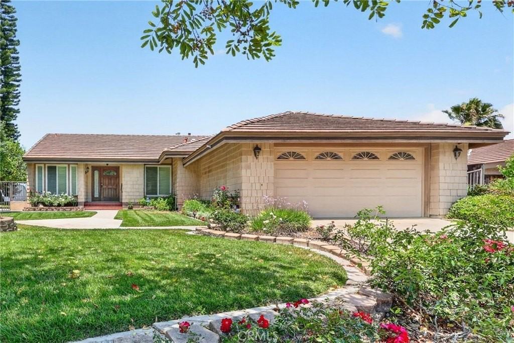807 Avenida Loma Vis - Photo 2 of 50