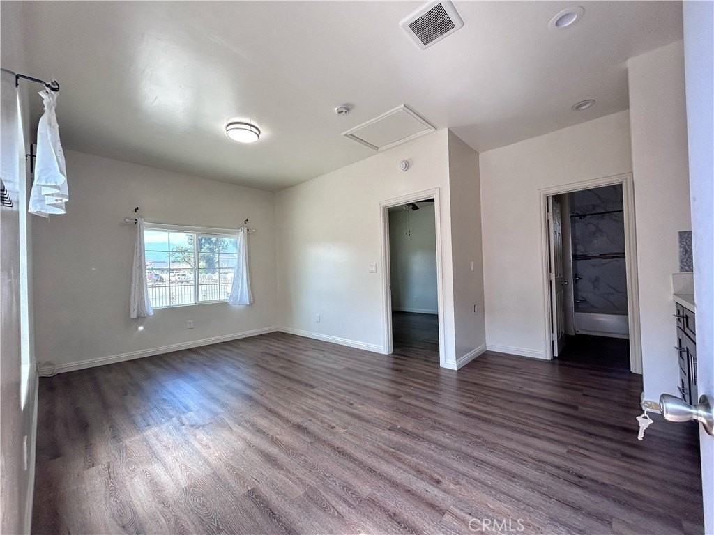 946 Barbara Ln - Photo 2 of 5