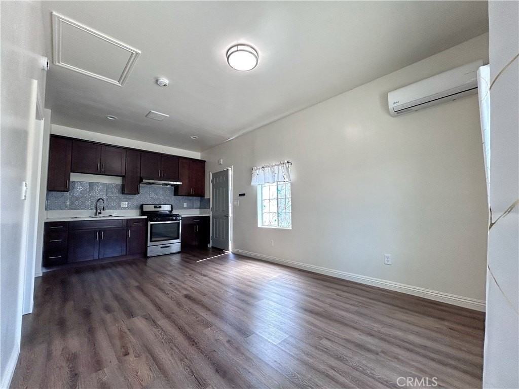 946 Barbara Ln - Photo 3 of 5