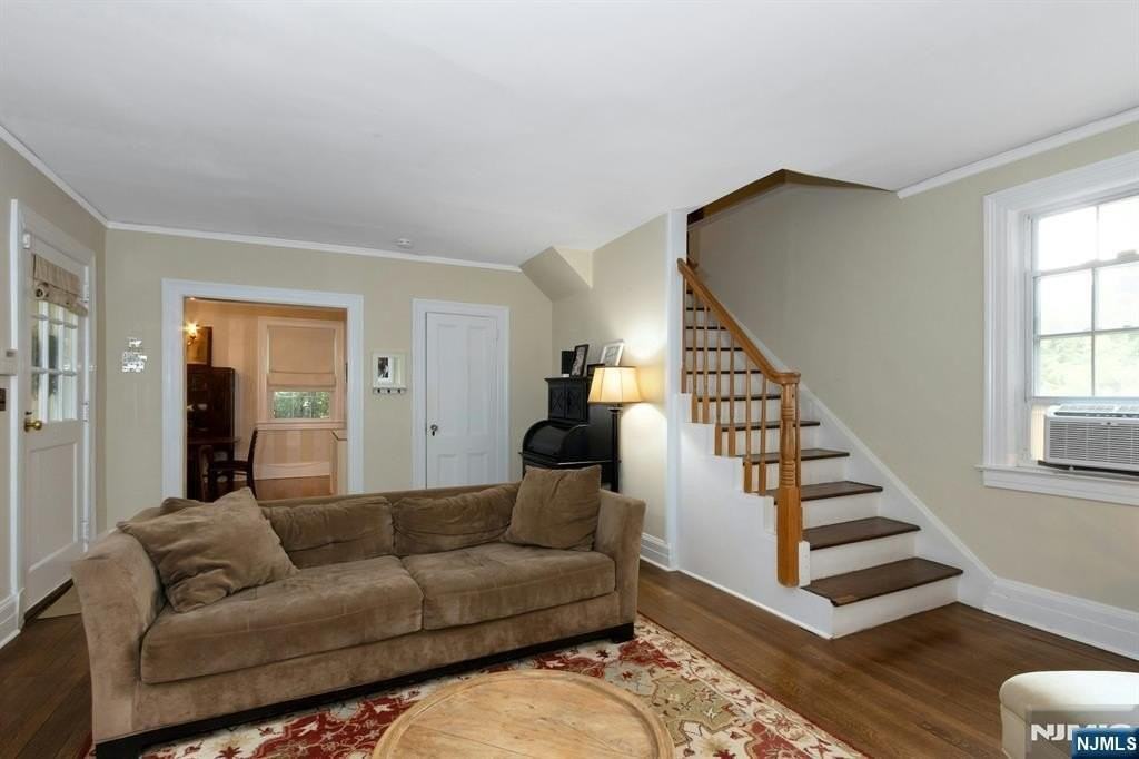 412 Mountain View Rd - Photo 4 of 22