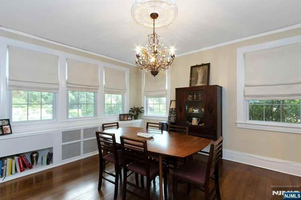 412 Mountain View Rd - Photo 5 of 22