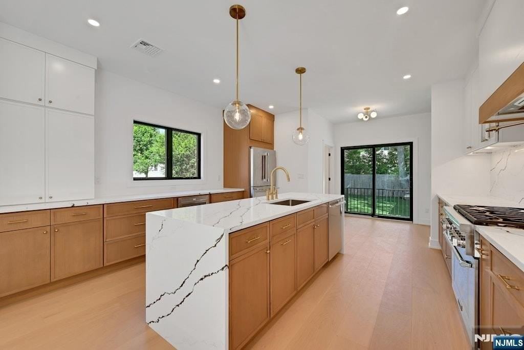 229 Hickory Ave - Photo 7 of 38