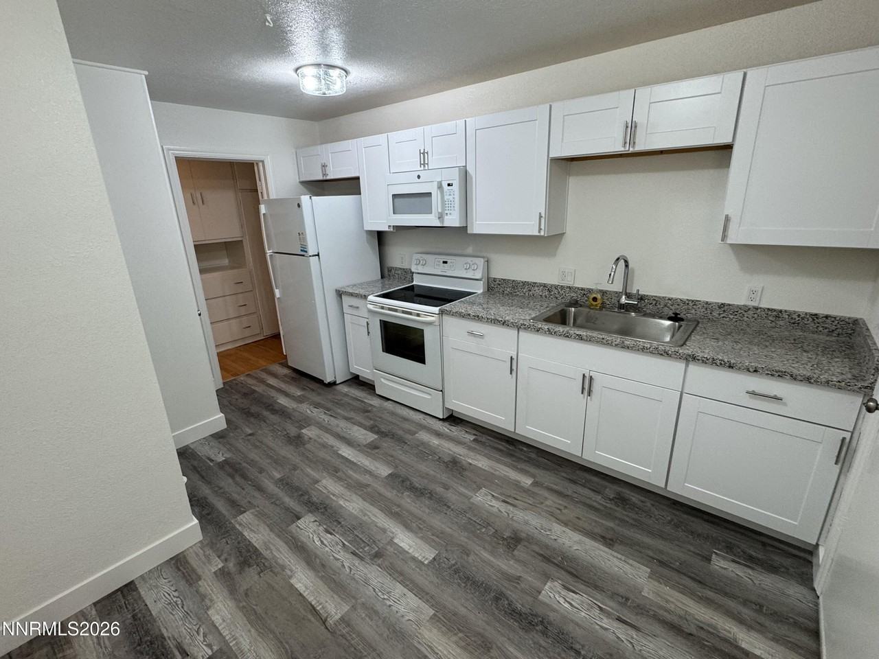 70 Arden Cir - Photo 3 of 15