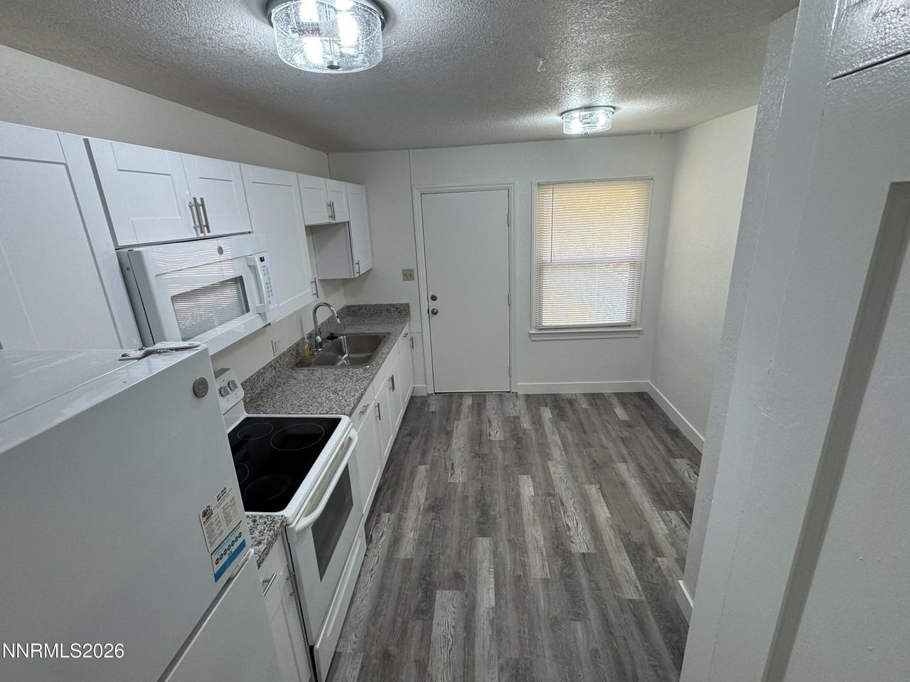 70 Arden Cir - Photo 4 of 15
