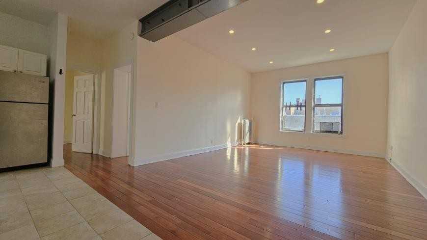 255 Fort Washington Ave - Photo 2 of 10