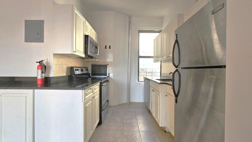 255 Fort Washington Ave - Photo 3 of 10