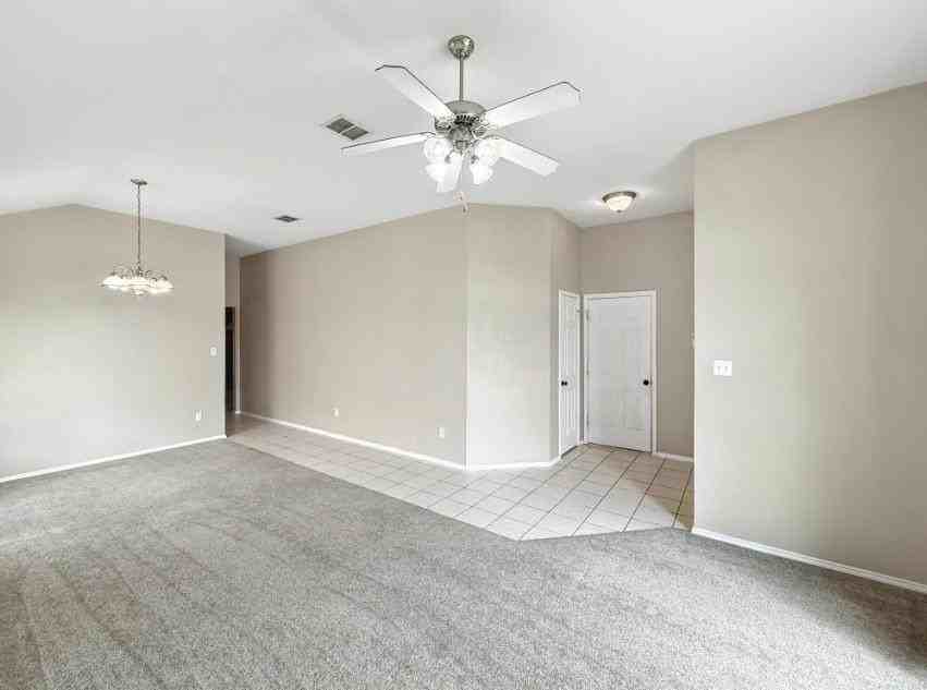 4720 Topaz Ln - Photo 5 of 39