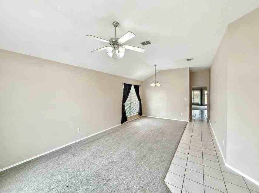 4720 Topaz Ln - Photo 6 of 39