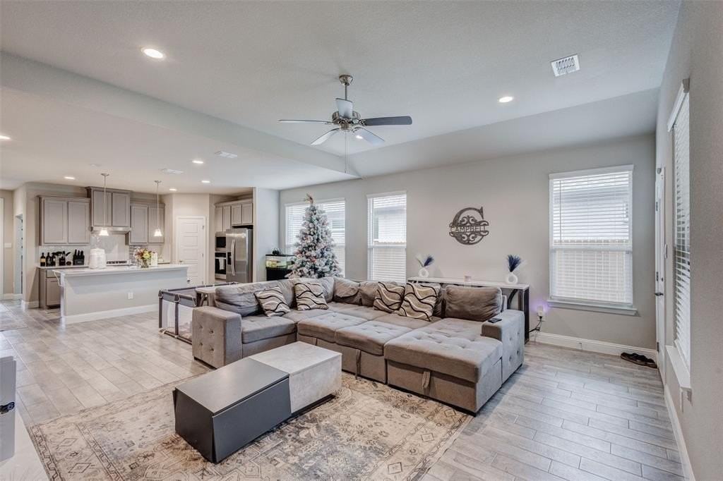 1513 Woodpecker St - Photo 7 of 24