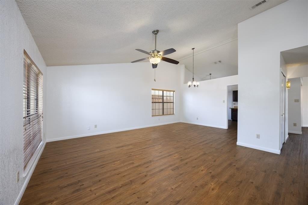 4504 Keys Dr - Photo 3 of 32