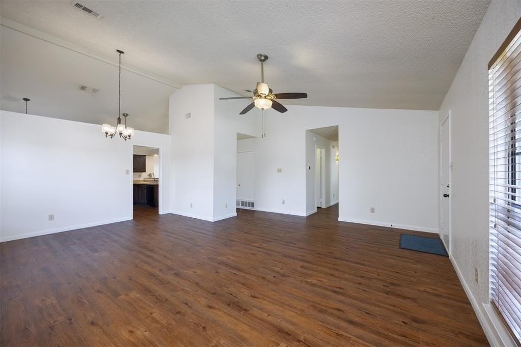 4504 Keys Dr - Photo 4 of 32