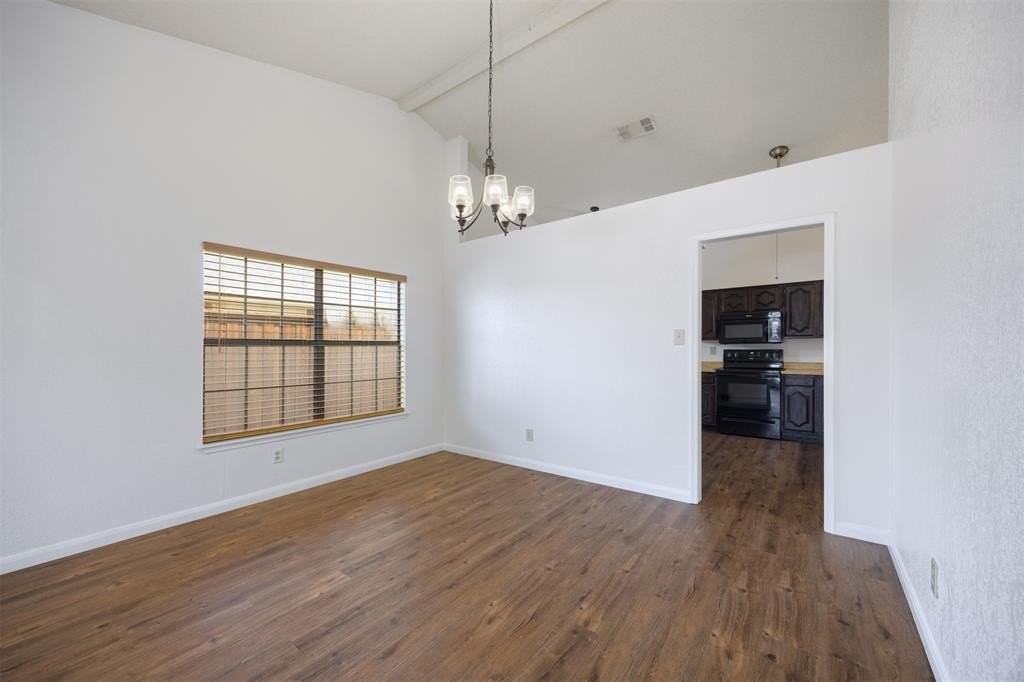 4504 Keys Dr - Photo 6 of 32