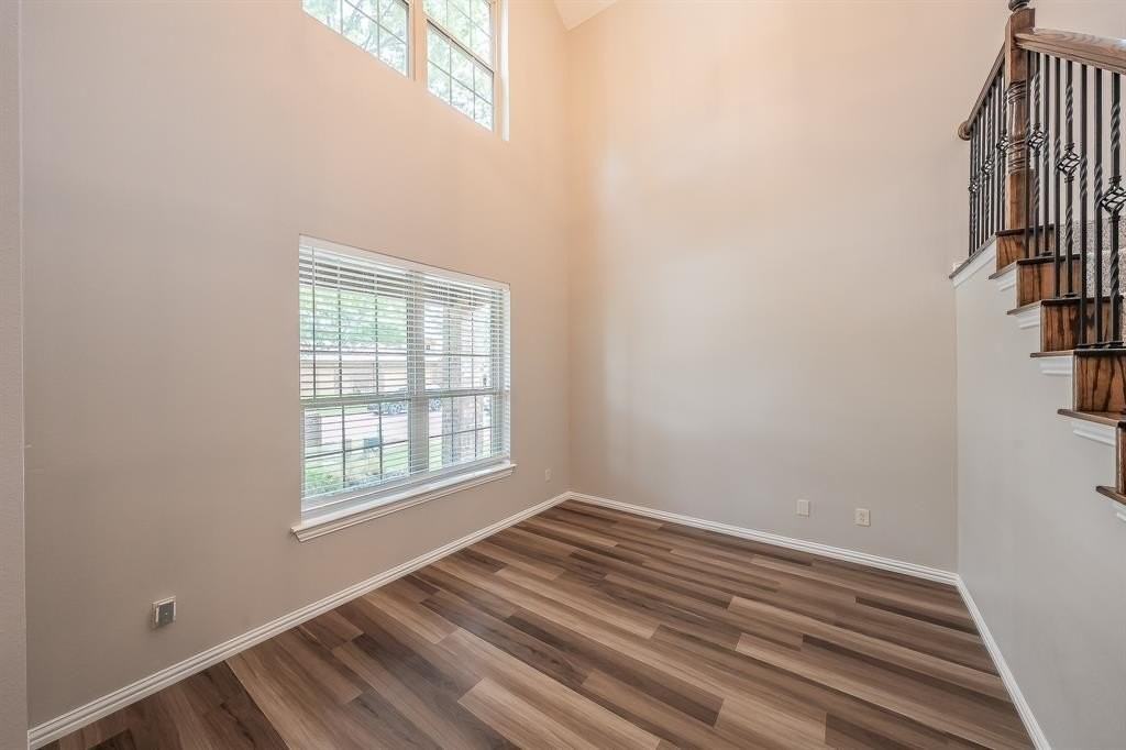 412 Hideaway Rd - Photo 4 of 40