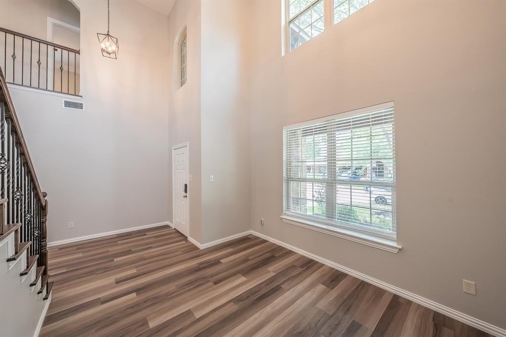 412 Hideaway Rd - Photo 6 of 40