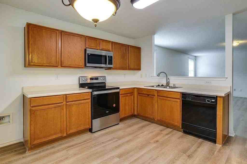 638 Silvertop Rd - Photo 5 of 24