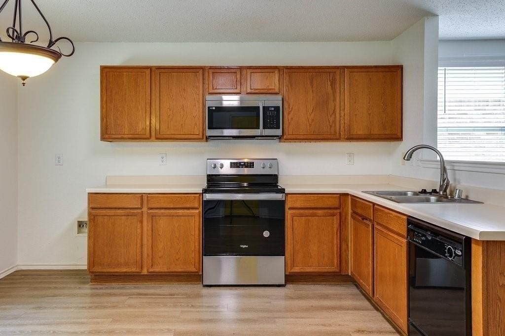 638 Silvertop Rd - Photo 7 of 24