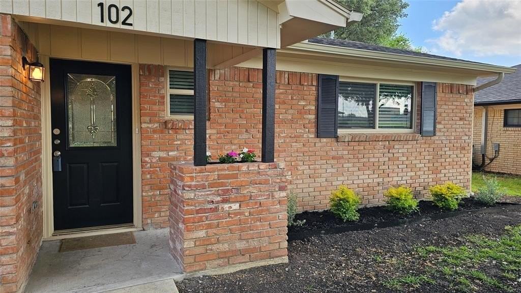 102 Cherokee Ct - Photo 2 of 18