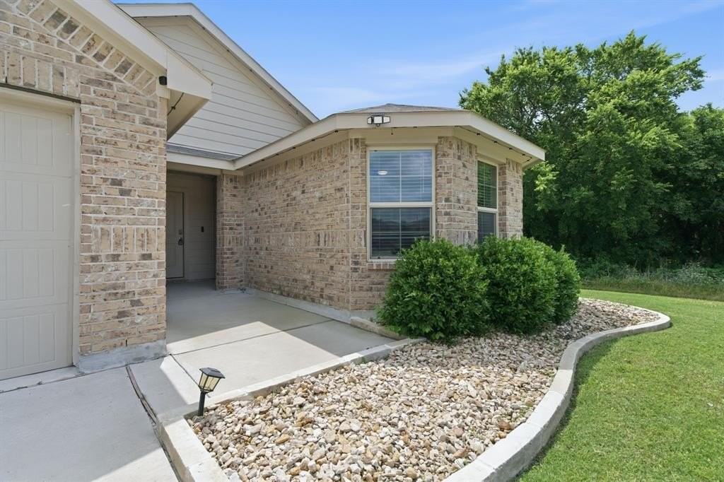 16308 Caledonia Ct - Photo 3 of 38