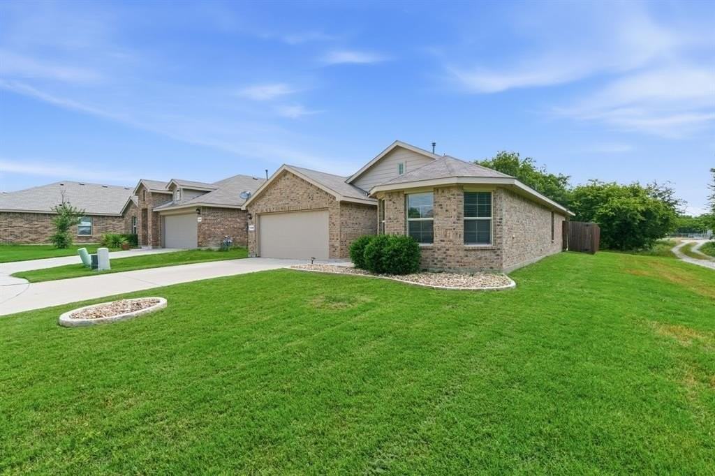 16308 Caledonia Ct - Photo 5 of 38