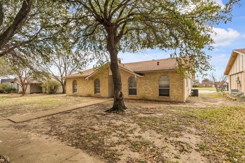 2918 Pinewood Dr - Photo 4 of 30