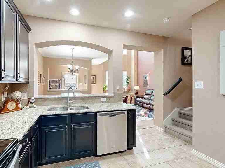 6948 Carrington Ln - Photo 4 of 10
