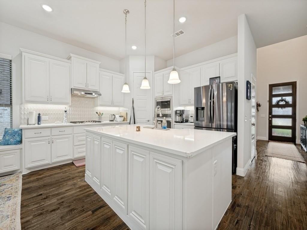 16601 Highland Dr - Photo 5 of 25