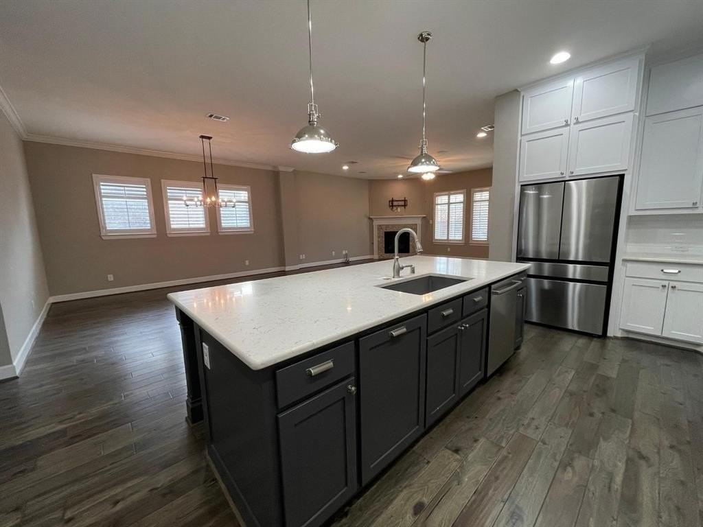 1400 Daisy Corner Dr - Photo 3 of 21