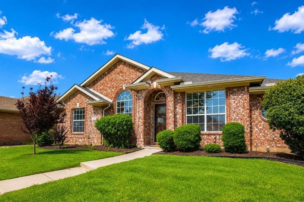 1504 Pecan Ct - Photo 2 of 30