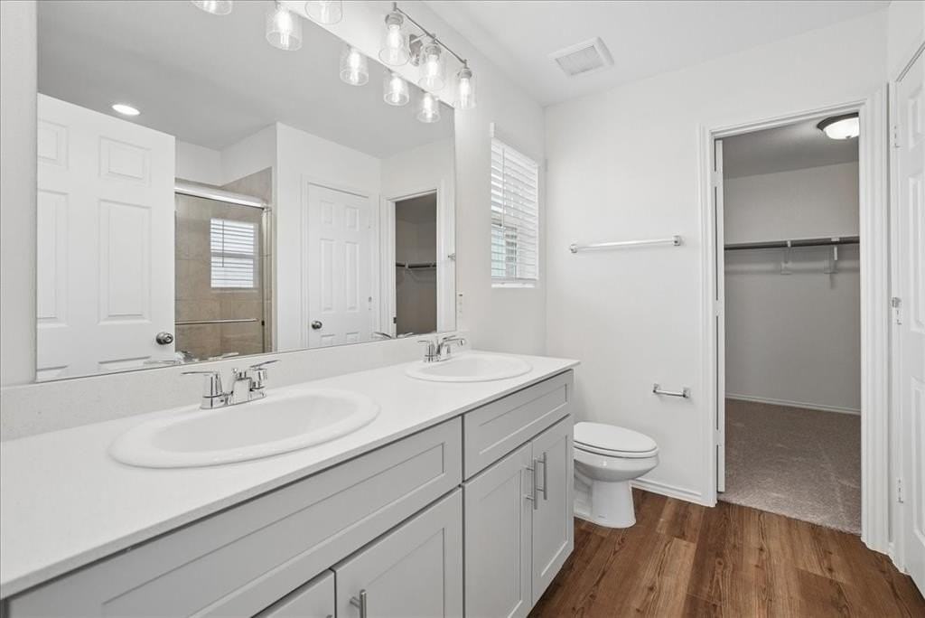 16000 Isles Dr - Photo 5 of 37