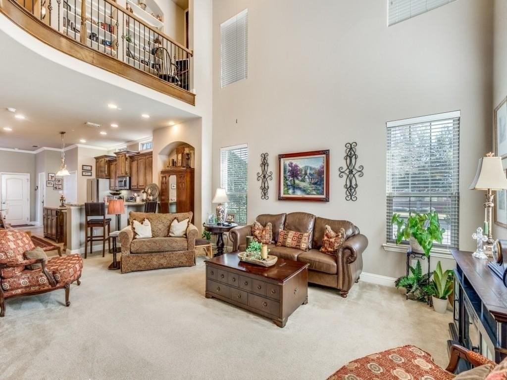 4667 Amanda Ct - Photo 5 of 37