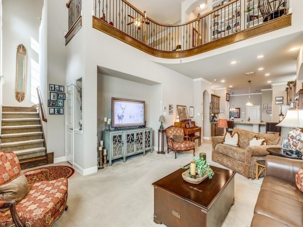 4667 Amanda Ct - Photo 6 of 37