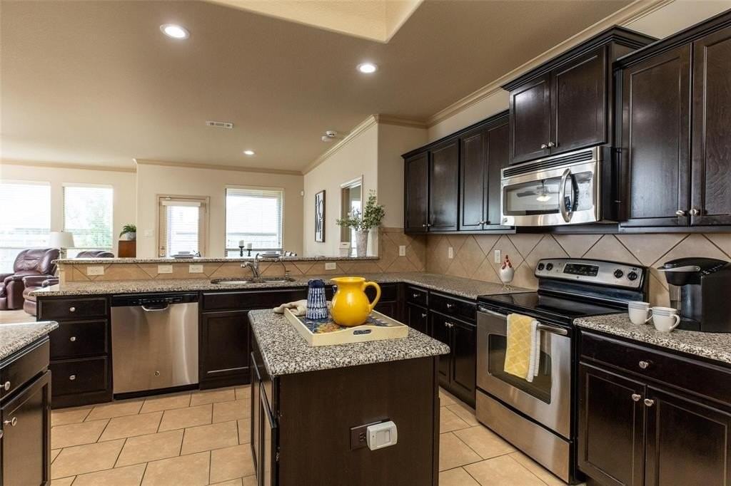 509 Vidalia Ct - Photo 5 of 18