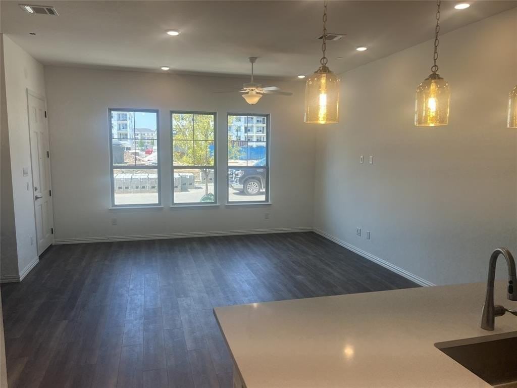 4512 Ward St - Photo 4 of 31