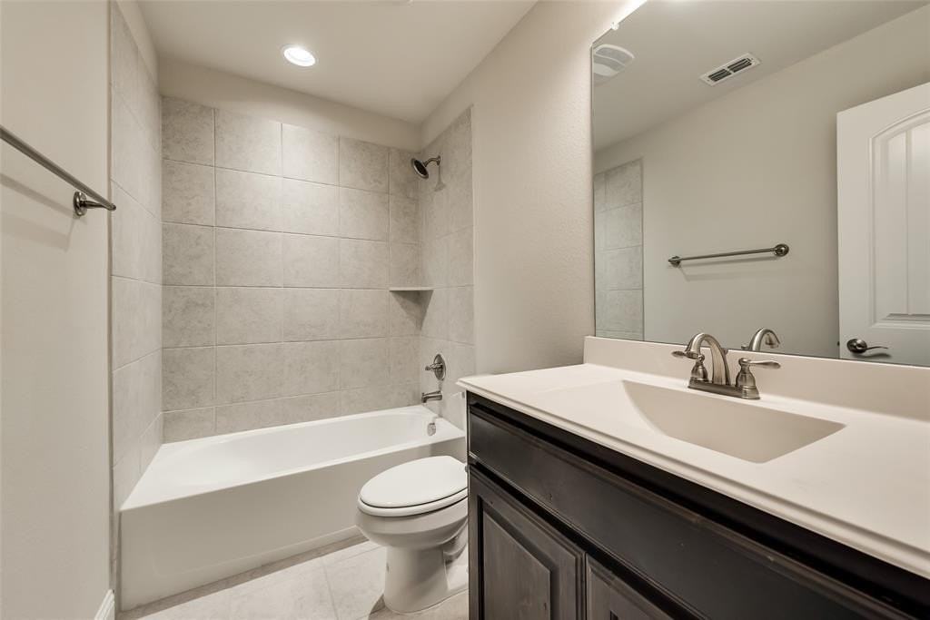 1229 Wiltshire Dr - Photo 4 of 21