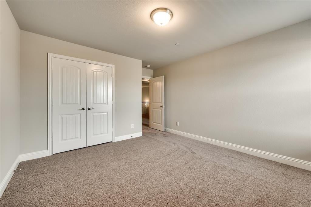 1229 Wiltshire Dr - Photo 5 of 21
