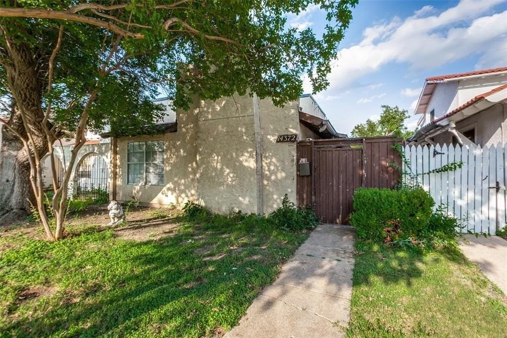 14372 Haymeadow Cir - Photo 2 of 27