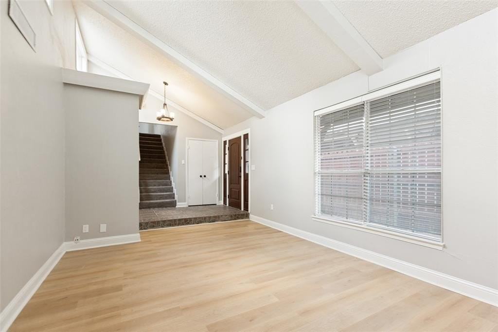 14372 Haymeadow Cir - Photo 7 of 27