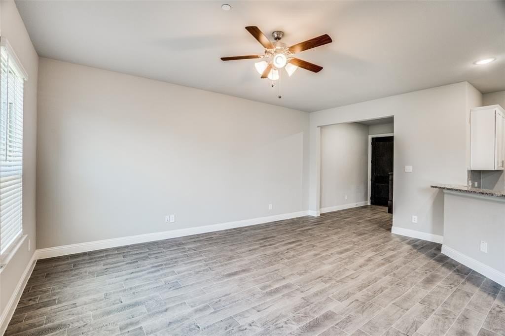 517 Sequoia St - Photo 2 of 13