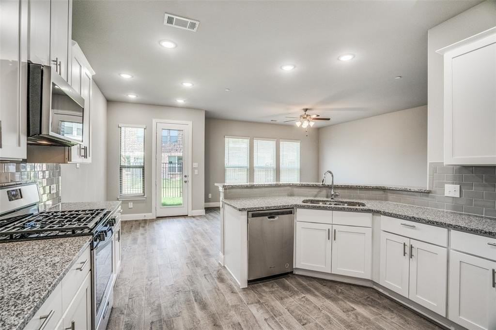 517 Sequoia St - Photo 5 of 13