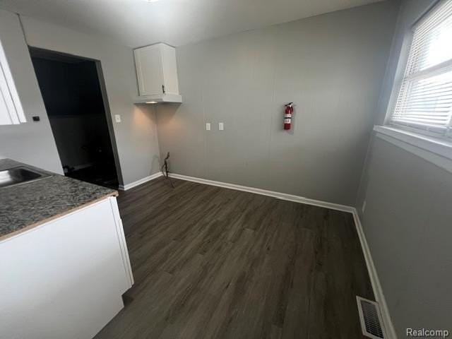 1774 Council Ave - Photo 6 of 11