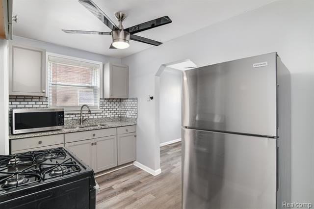 15810 Robson St - Photo 5 of 17