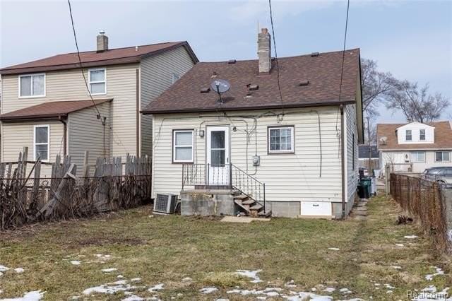 107 W Hayes Ave - Photo 2 of 13