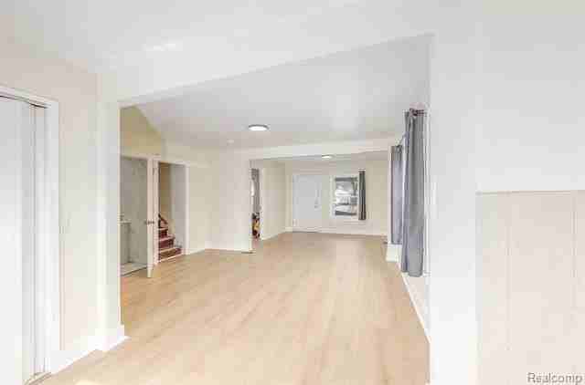 107 W Hayes Ave - Photo 7 of 13