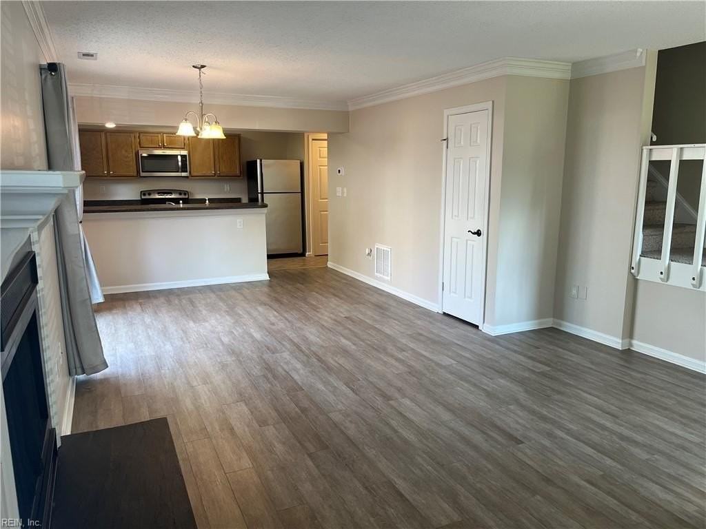 307 Ferdinand Cir - Photo 5 of 25